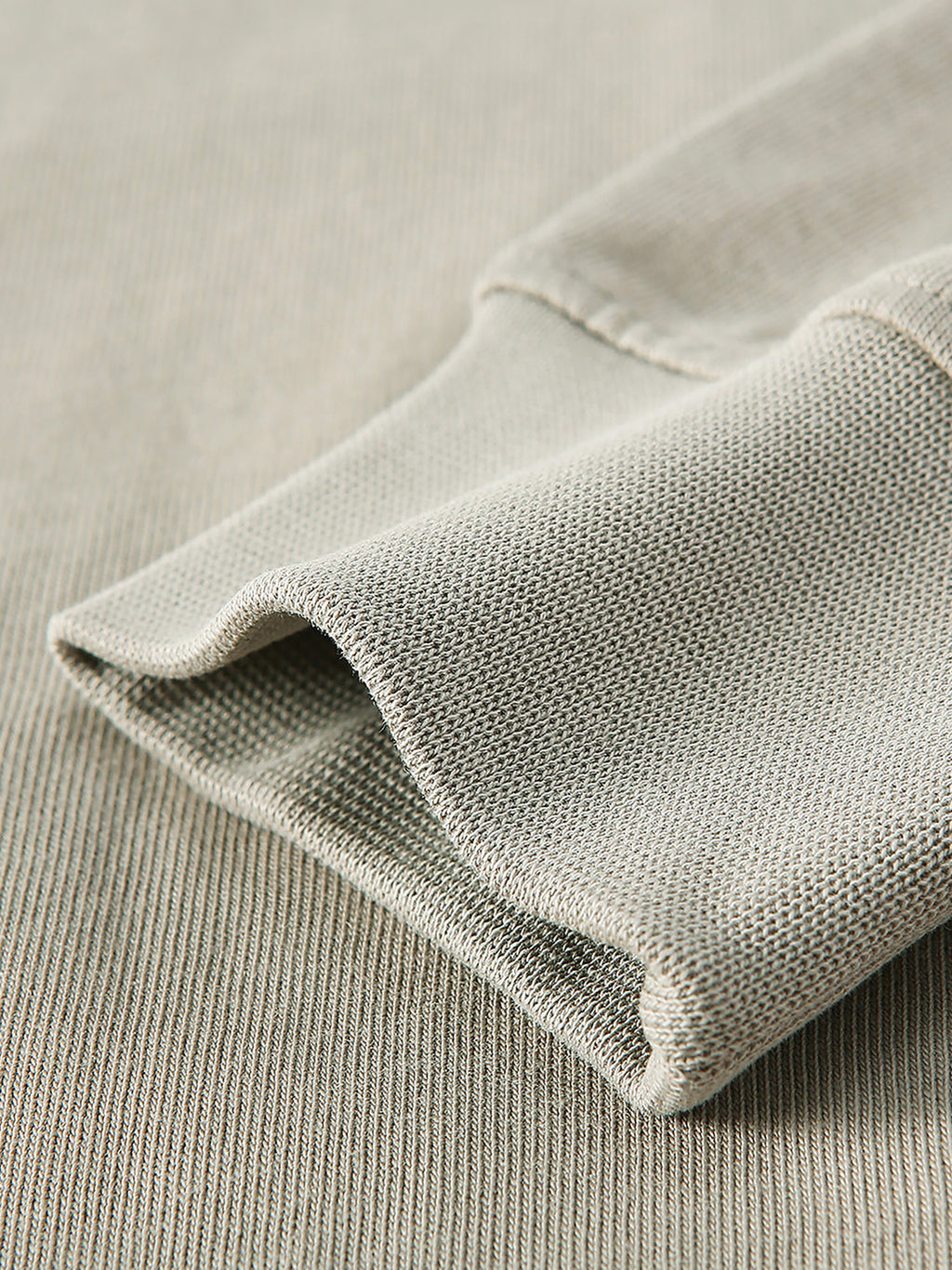 Birdie Magnet Mock Neck Sweatshirt - Sweatshirt -